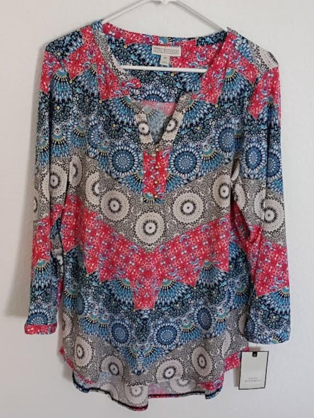 DANA BUCHMAN WOMEN'S TOP RED BLUE GEOMETRIC 3/4 SLEEVES 1/3 GOLD BUTTONS NWT XL
